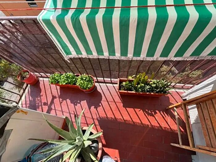 Appartamento trilocale in vendita in Via Fratelli Meldi, Genova