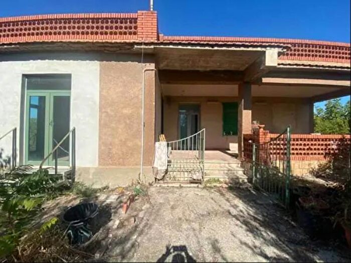 Casa con 6 locali in vendita in Contrada Vassallaggi Snc, San Cataldo