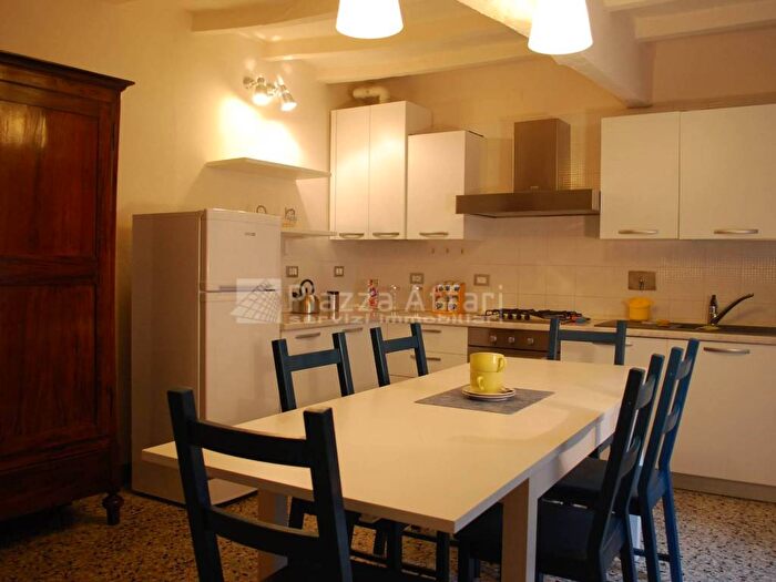 Appartamento trilocale in affitto in Via Dei Servi, Centro Storico, Reggio Emilia