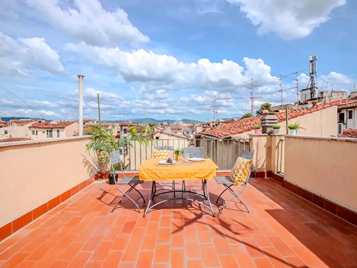 Appartamento trilocale in vendita in Borgo Allegri, Firenze