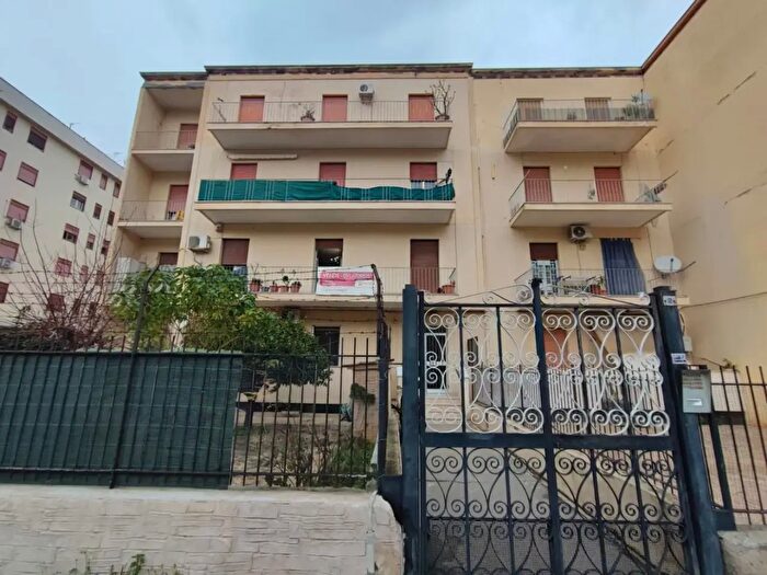 Appartamento con 5 locali in vendita in Via Giuseppe Cammarano, Palermo