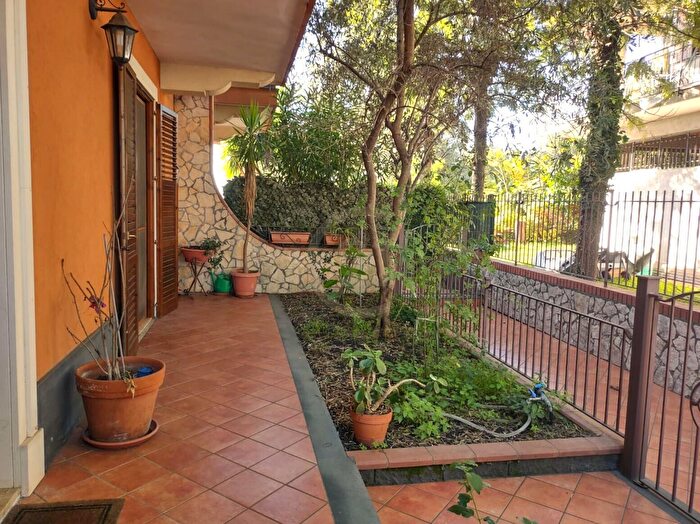 Casa con 5 locali in vendita in Via Luciano Maugeri, Santa Venerina