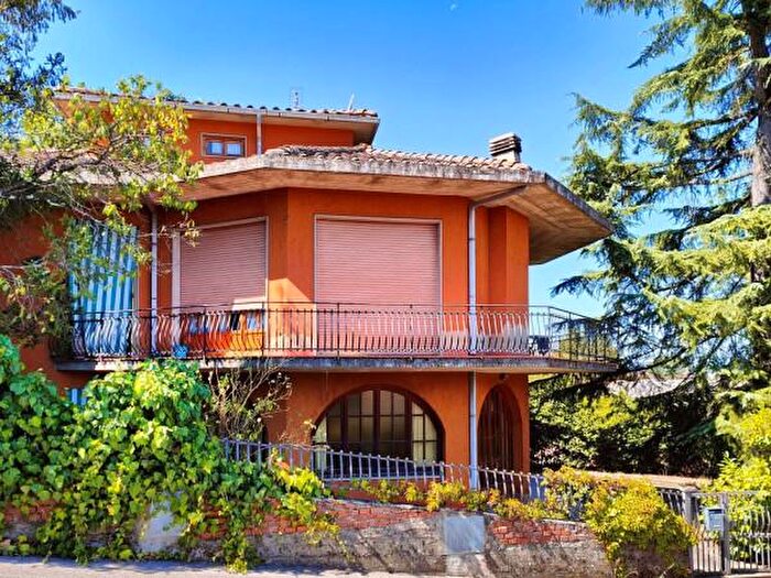 Casa con 6 locali in vendita in Via Maggio, Bucine