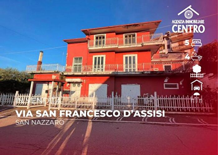 Casa con 6 locali in vendita in Via San Francesco dAssisi, San Nazzaro