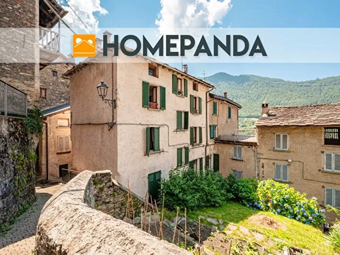 Casa con 14 locali in vendita in Via San Rocco, Premana