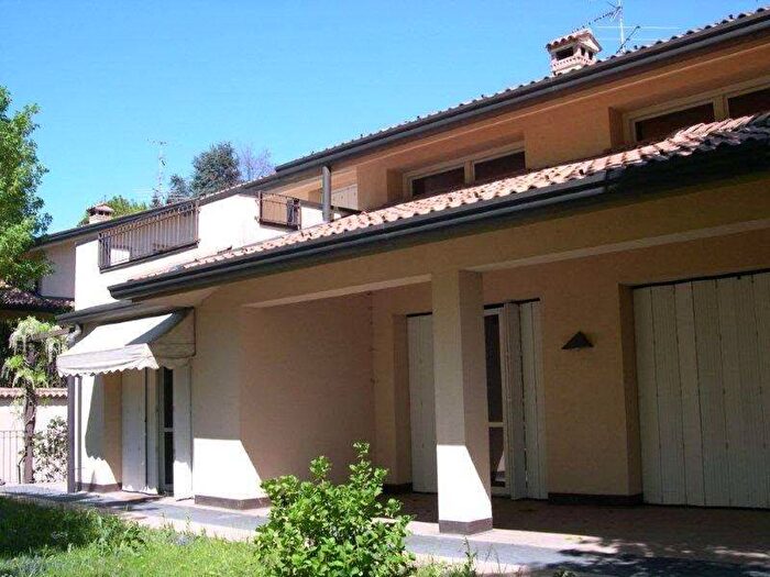 Casa con 6 locali in affitto in VIA MONTELLO, Montello, Varese