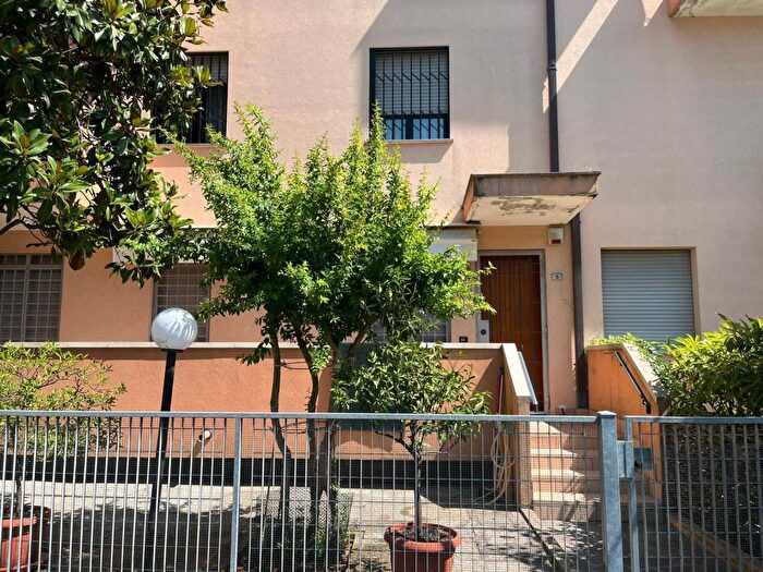 Appartamento con 5 locali in affitto in Viale Damiani, Paese, Riccione