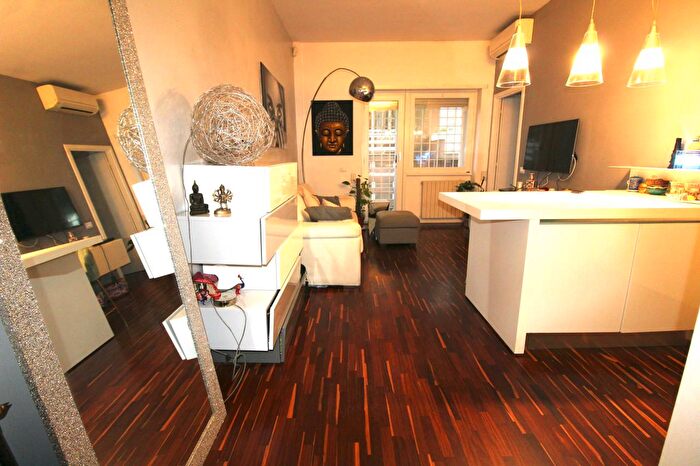 Appartamento bilocale in vendita in Via Courmayeur, Roma