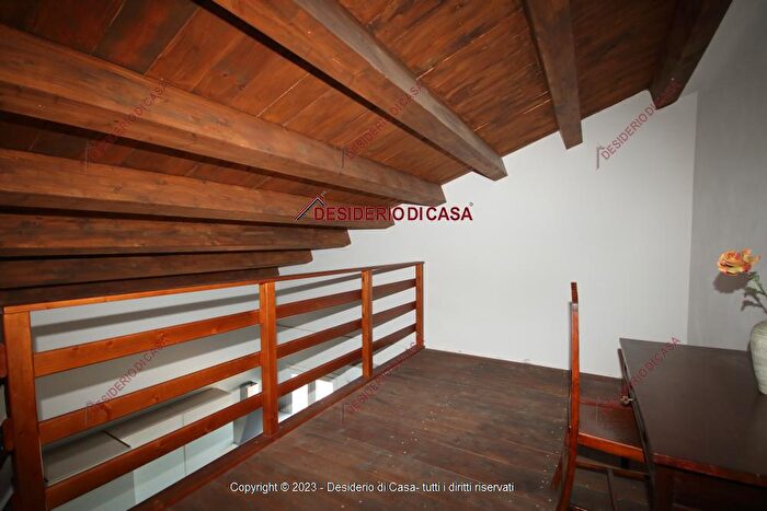 Appartamento quadrilocale in affitto in Campofelice Di Roccella