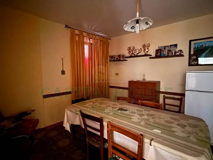 Casa con 6 locali in vendita in Quadrelle