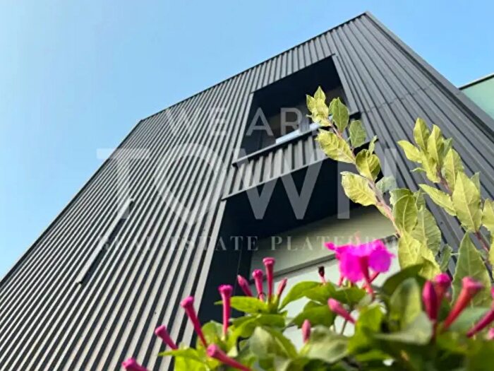 Appartamento trilocale in vendita in Via Michele Pericle Negrotto, Milano