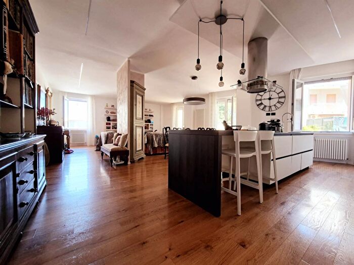 Appartamento quadrilocale in vendita in Ancona Zona Q Adriatico, Ancona