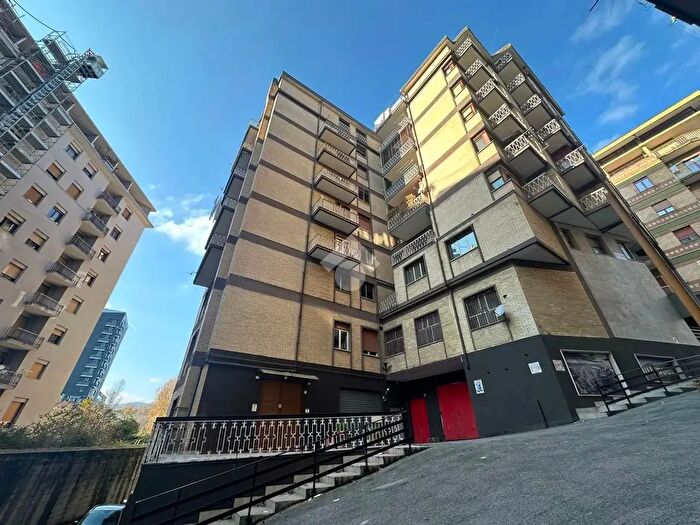 Appartamento quadrilocale in vendita in Via Tagliamento, Avellino