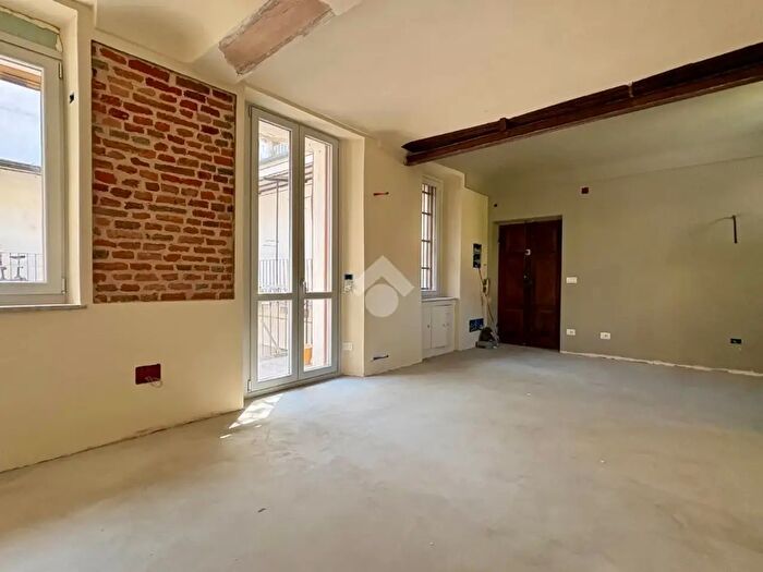 Appartamento trilocale in vendita in Via Giosuè Carducci, Asti