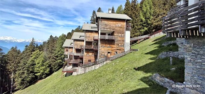 Appartamento trilocale in vendita in Craveggia