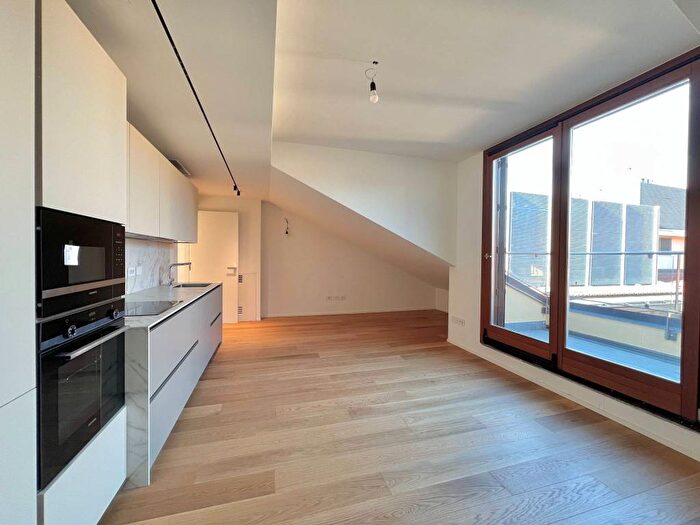 Appartamento trilocale in affitto in Via Dante, Duomo, Milano