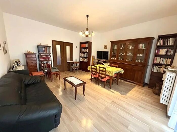 Appartamento con 5 locali in vendita in Via Don Giovine, Alessandria