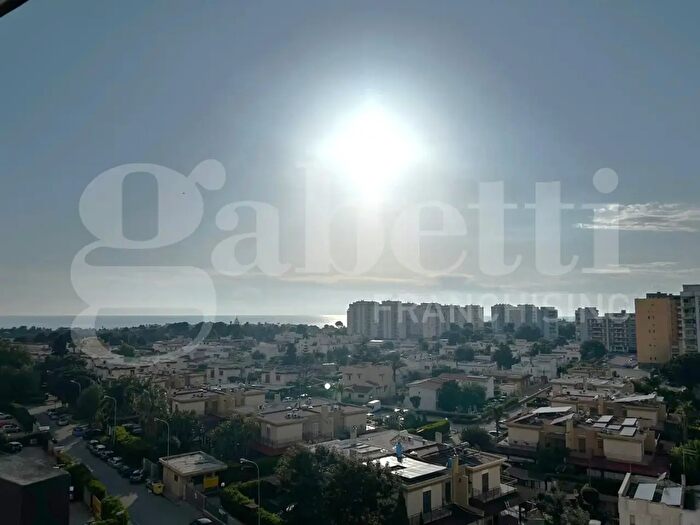 Appartamento quadrilocale in vendita in Via Salvo dAcquisto, Taranto
