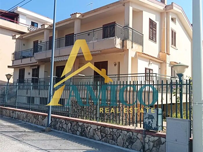 Appartamento con 6 locali in affitto in Via Leonardo da Vinci, Casteldaccia