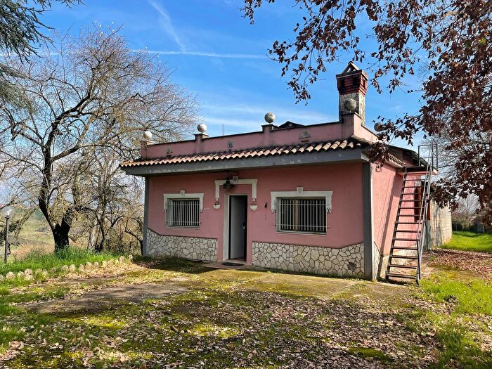 Casa trilocale in vendita in Via Casavina, Gavignano