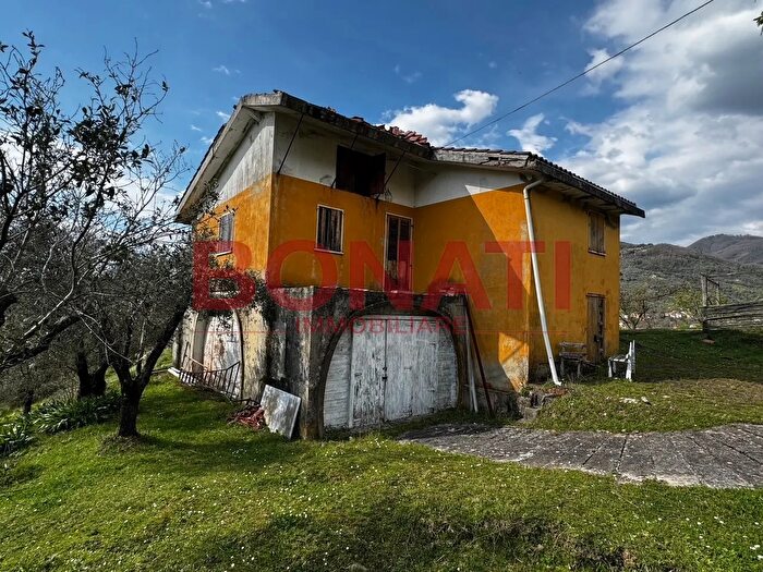 Casa con 6 locali in vendita in Via Biotanello Piccione, Luni