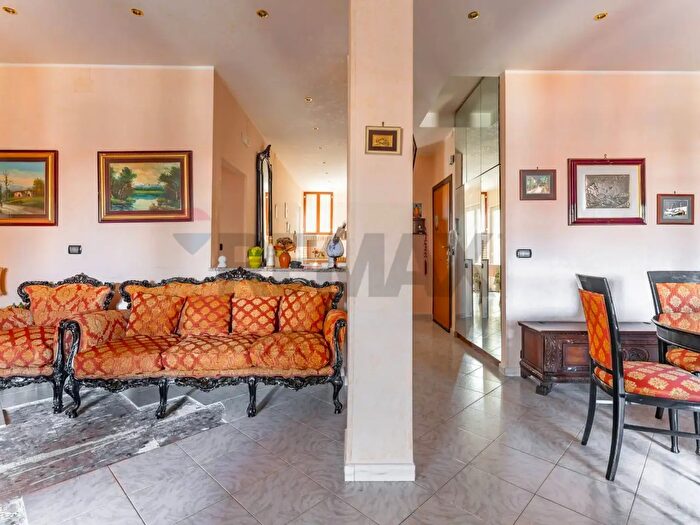 Appartamento con 5 locali in vendita in Viale Japigia, Bari