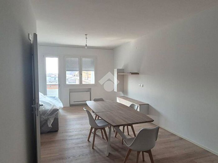 Casa trilocale in affitto in Via Silvio Pellico, Centro, Montebelluna