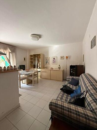 Appartamento trilocale in vendita in Via Quinto Aurelio Simmarco, Formia