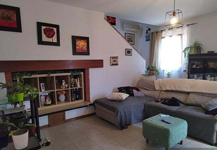 Casa con 6 locali in vendita in Fucecchio