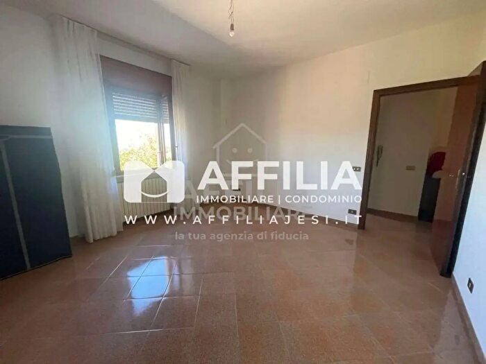 Casa con 7 locali in vendita in Via Macerata, Jesi