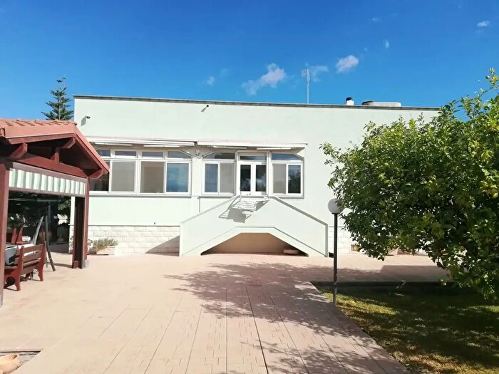 Casa con 6 locali in vendita in Seconda Traversa Via Porta, Taranto