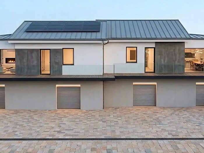 Casa trilocale in vendita in Via Viscalori, Viagrande