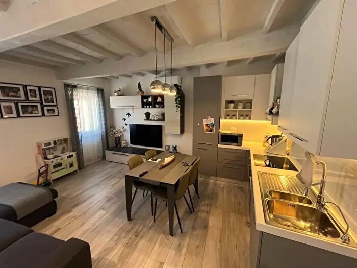 Appartamento quadrilocale in vendita in Civitella In Val Di Chiana