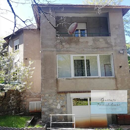 Appartamento con 6 locali in vendita in Santo Stefano In Aspromonte