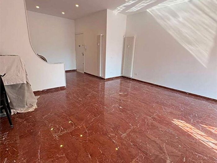 Appartamento con 6 locali in affitto in Tintoretto, Roma