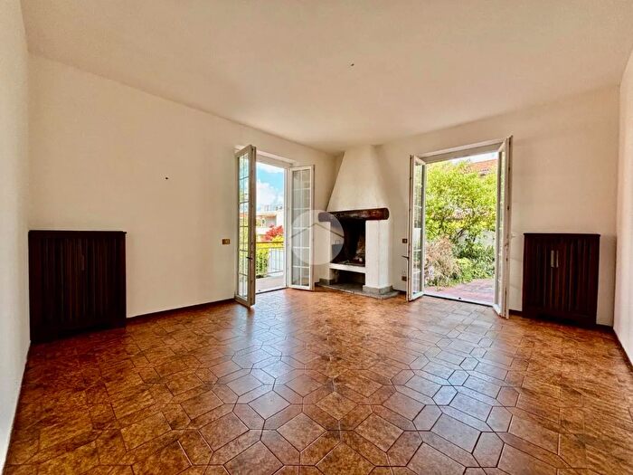 Appartamento trilocale in vendita in Via Michelangelo, Desenzano Del Garda