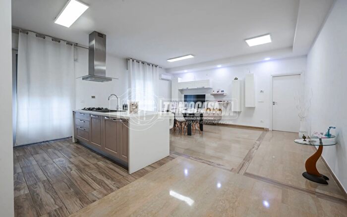 Appartamento trilocale in vendita in Via Prov Circonvallazione, Molinella