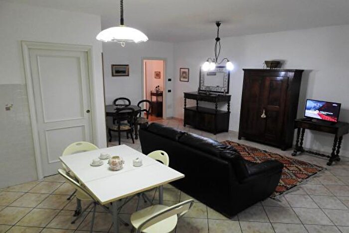 Appartamento trilocale in vendita in Via Giulio Alberoni, Ravenna