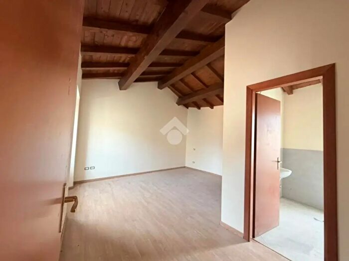 Appartamento con 5 locali in vendita in Corso Umberto, Stimigliano