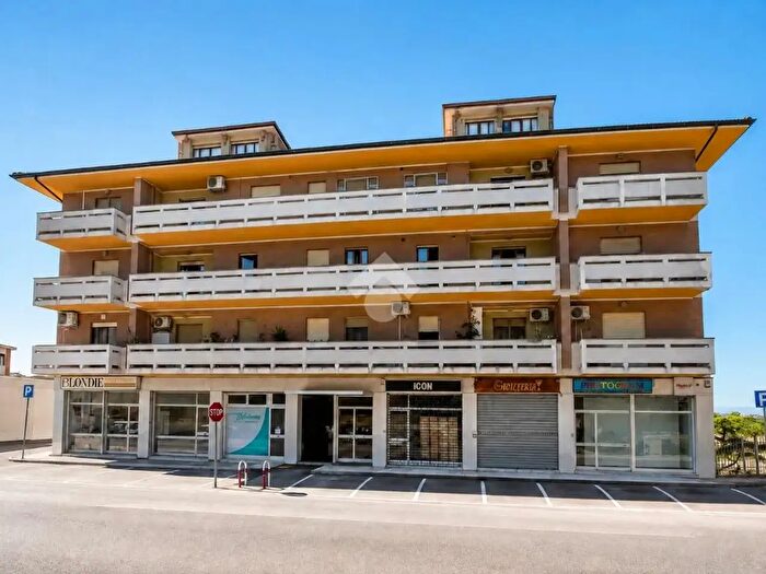 Appartamento trilocale in vendita in Via Papa Giovanni XXIII, Monte Urano