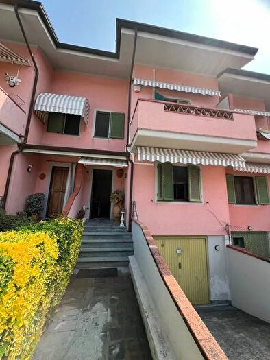 Casa trilocale in vendita in Via Ammiraglio Morin a, Forte Dei Marmi