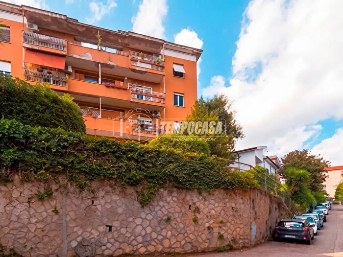 Appartamento quadrilocale in vendita in Via Federico Mastrigli, Roma