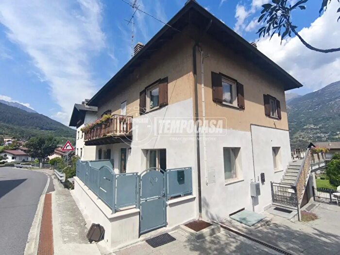 Appartamento quadrilocale in vendita in Frazione Cors, Fenis
