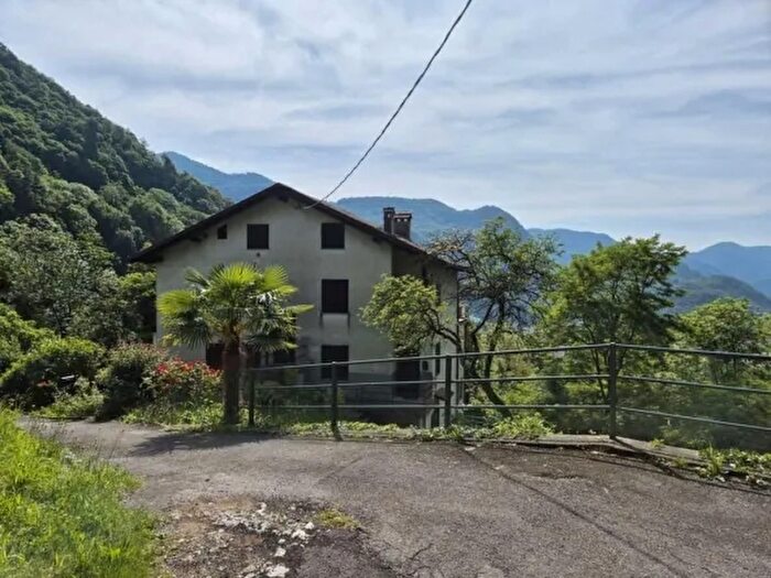 Appartamento bilocale in vendita in Sacro Monte di Varallo Varallo Cellio con Breia Vercelli Piemonte Italia, Varallo