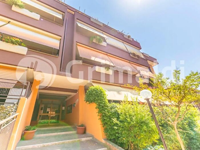 Appartamento quadrilocale in vendita in Via Marcantonio Colonna, Marino