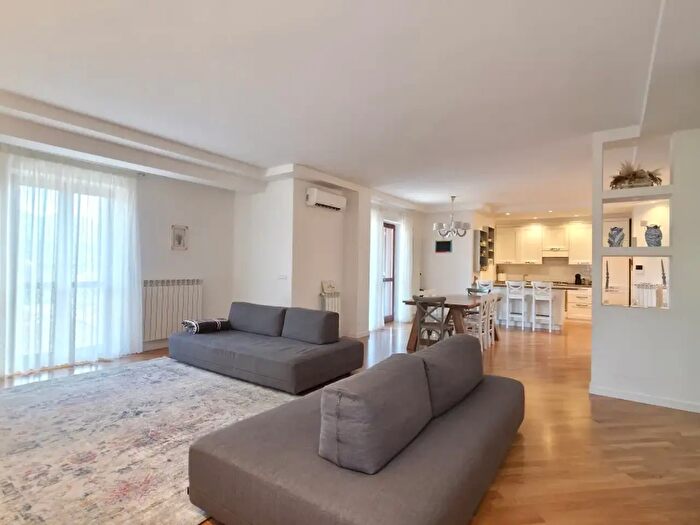 Appartamento quadrilocale in vendita in Strada di Tuillo, Terni