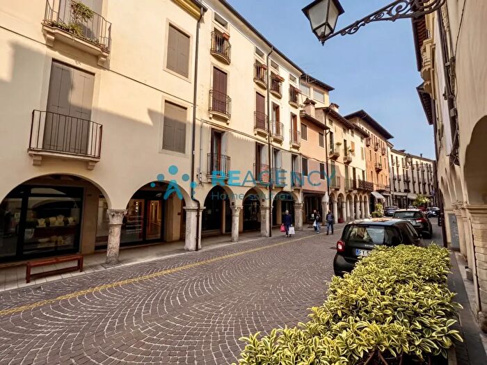 Appartamento quadrilocale in vendita in Vicenza
