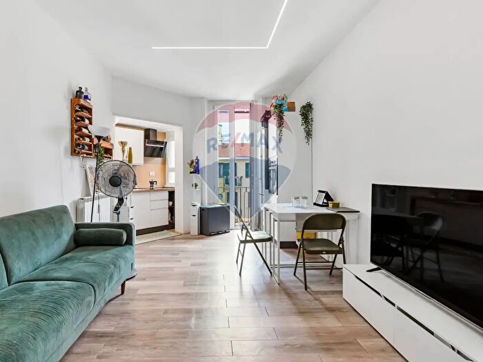 Appartamento trilocale in vendita in Via Paracelso, Milano