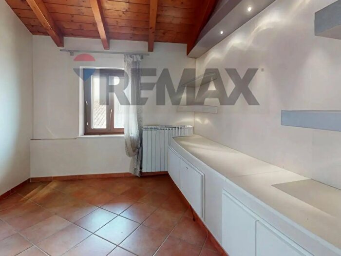 Appartamento trilocale in vendita in Via Baglioni, Cannara