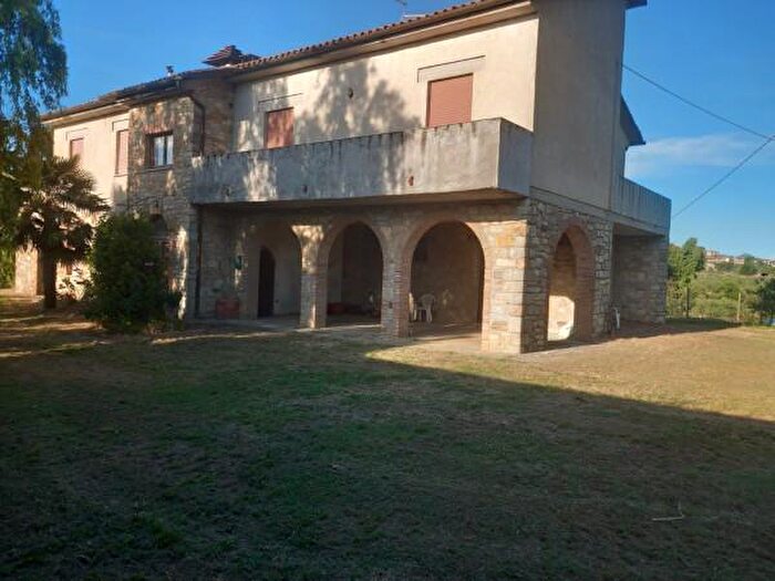 Casa con 6 locali in vendita in Residenziale, Montegabbione